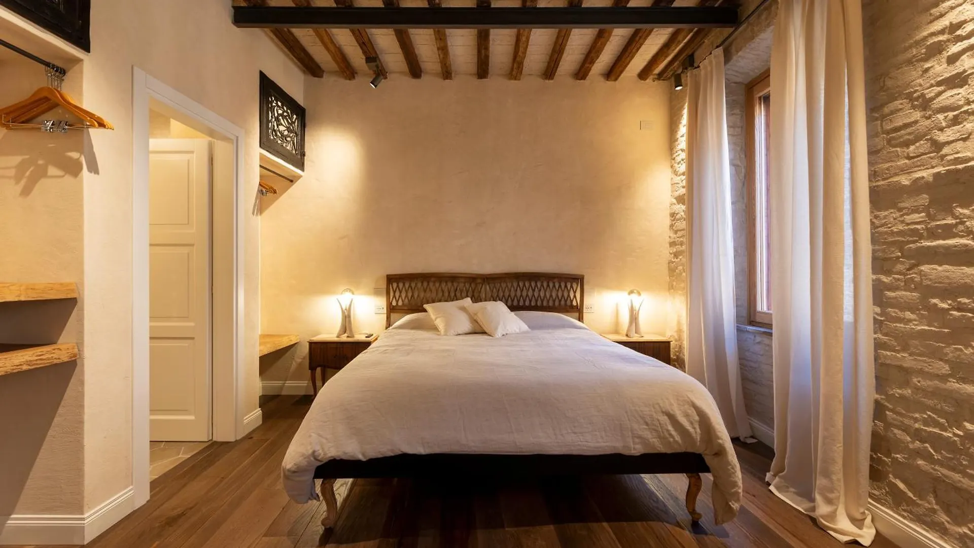 Al 24 Rosso By Boutique Homes Siena 0*,  Italy